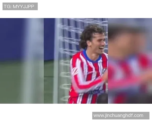 酒杯中的足球传奇与激情碰撞的精彩瞬间